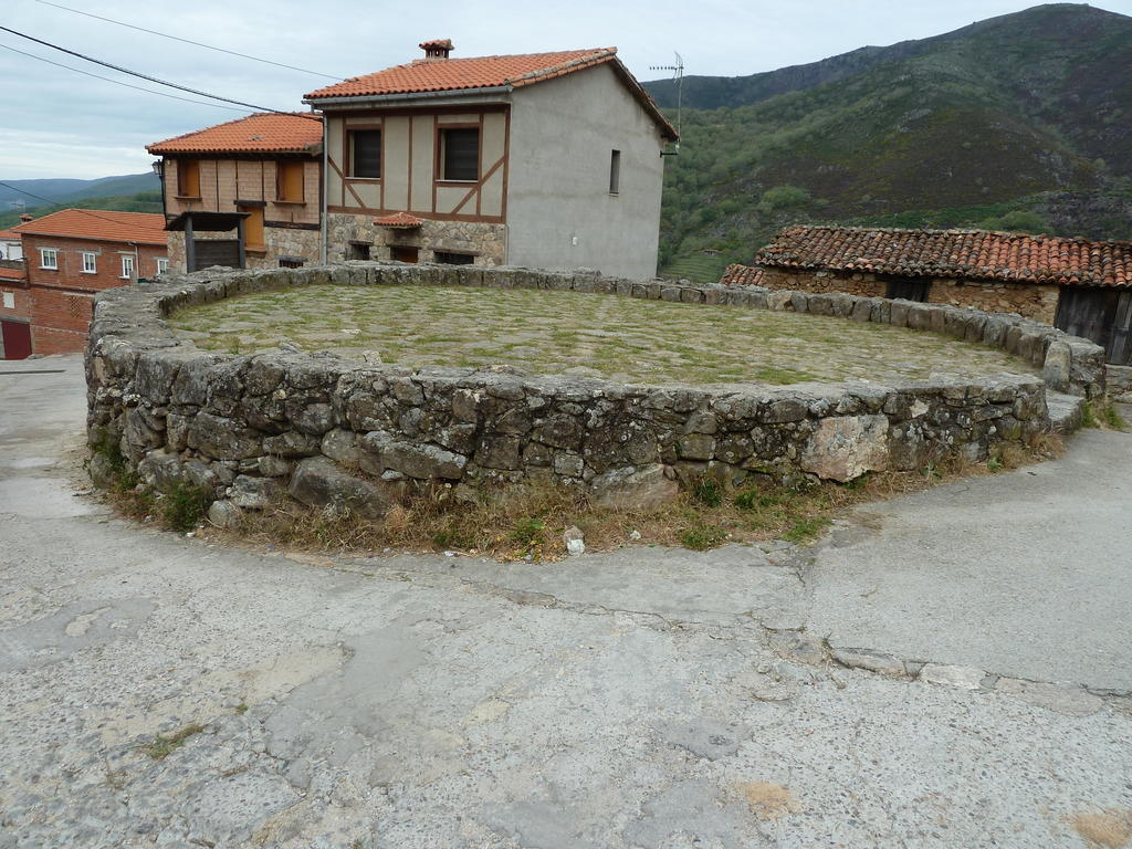Hostal El Cardenillo Madrigal de la Vera Kültér fotó