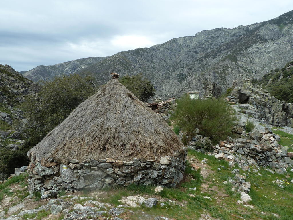 Hostal El Cardenillo Madrigal de la Vera Kültér fotó